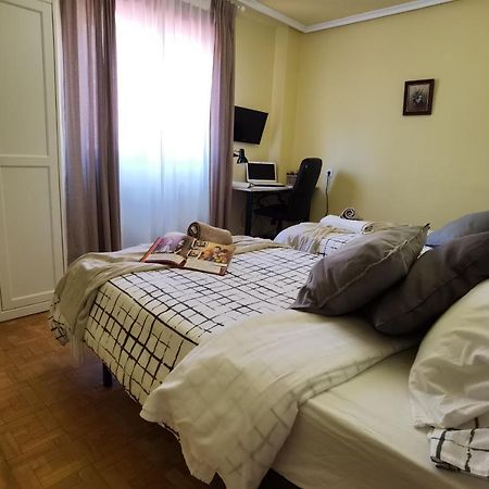 Piso Amplio Y Luminoso, La Pomar Apartman Langreo Kültér fotó