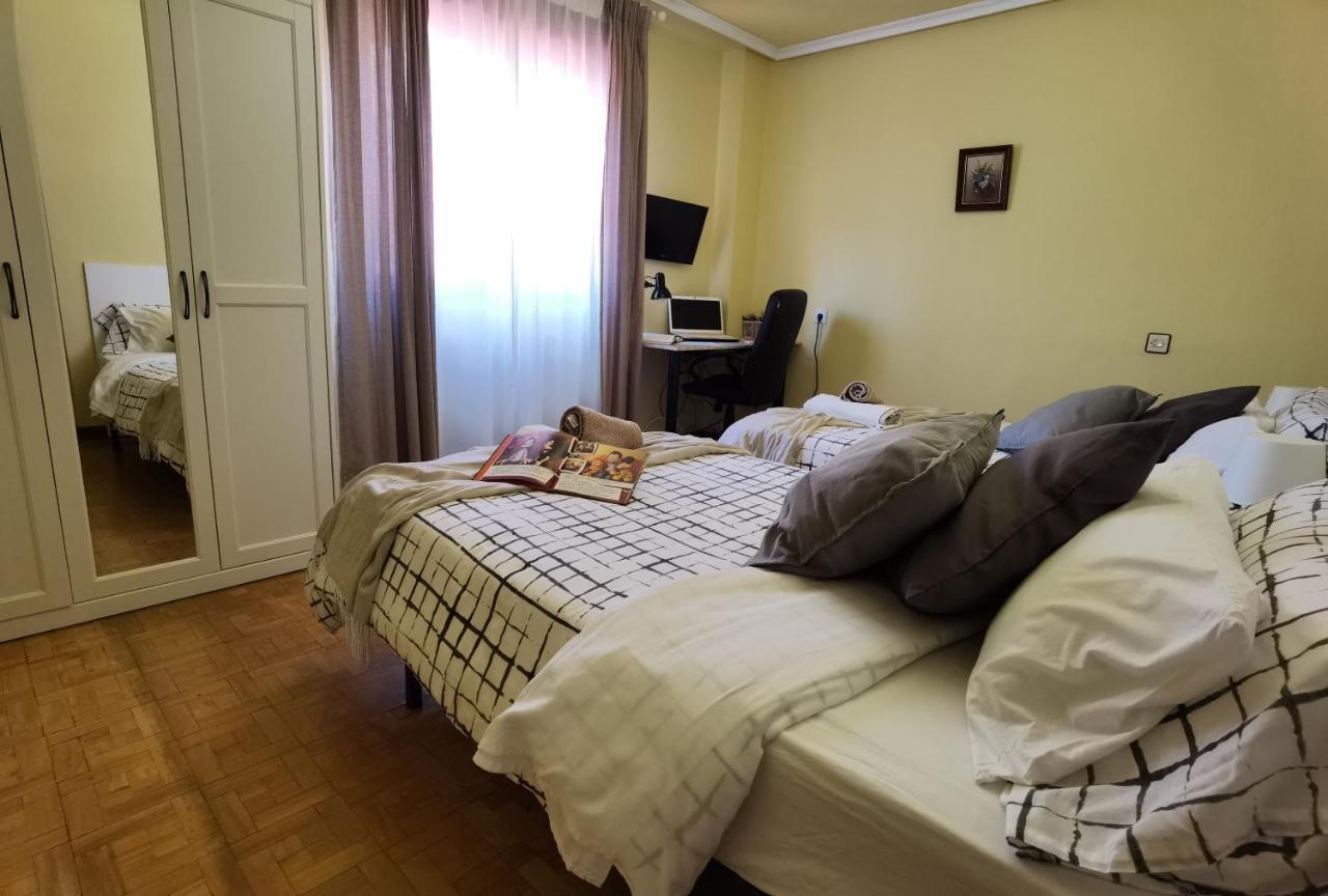 Piso Amplio Y Luminoso, La Pomar Apartman Langreo Kültér fotó
